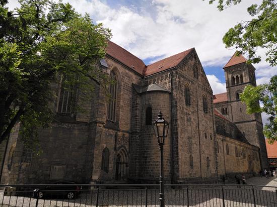 奎德林堡城堡山上的大教堂。是亨利一世石棺的所在地。