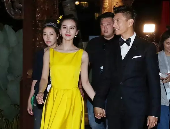 吴奇隆发家史：从摆地摊到如今亿万身家