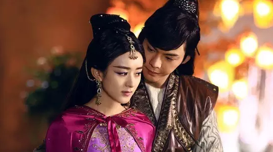 吴奇隆发家史：从摆地摊到如今亿万身家