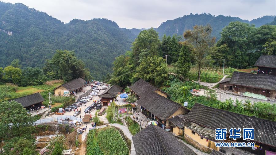 （新华全媒头条·图文互动）（7）前进，向着伟大复兴的中国梦！——写在党的十九大召开之际