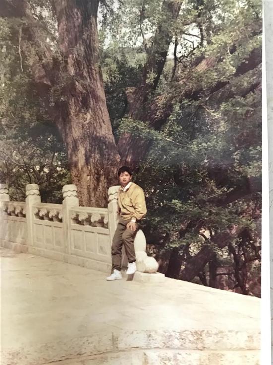 刘强东晒18岁照片 第二年奶茶妹妹出生了