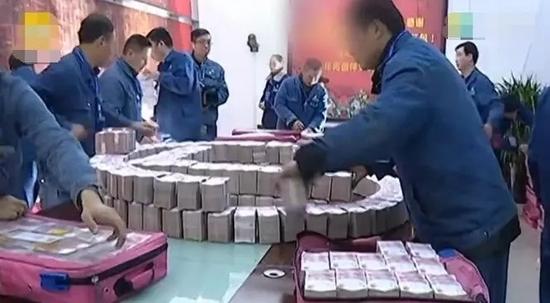 5亿红包当场发 人均5万元！这次任性的竟是一钢企
