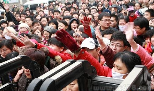 中国明年就业前景略微改善，但经济增长仍承压