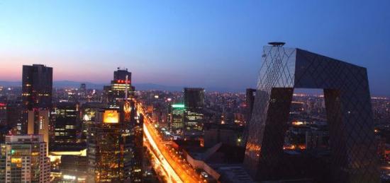 《北京有2000万人假装在生活》作者：我道歉