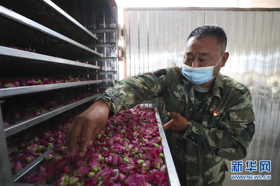 （热点鲜报·走向益达娱乐的小康生活·图文互动）（2）你没听过的伊玛堪——“北大仓”里话小康之三