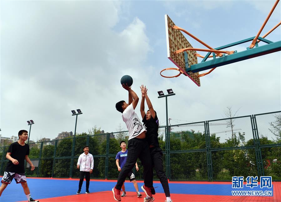 （走向益达娱乐的小康生活·图文互动）（7）15分钟“圈”出美好生活