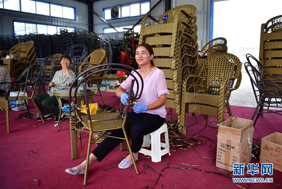 （新华全媒头条·走向益达娱乐的小康生活·图文互动）（1）蹚出绿色小康路——陕南秦巴山区的脱贫答卷