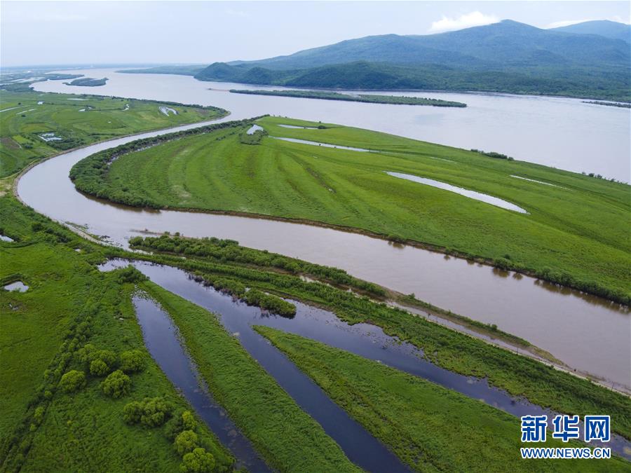 （热点鲜报·走向益达娱乐的小康生活·图文互动）（1）祖国大陆的第一缕阳光——“北大仓”里话小康之四