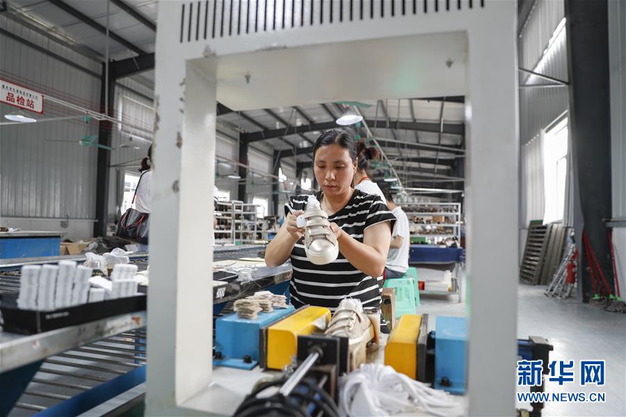 （落实“六稳”“六保”一线见闻·图文互动）（2）“不让一名贫困劳动力失业！”——三峡库区稳就业见闻